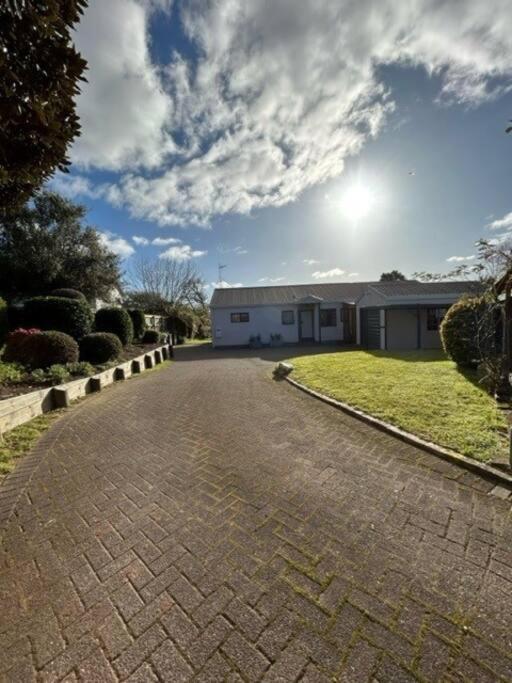 Villa Family Perfect, Winter Getaway, Secure Yard, Parking, Mountain Bikes, Arcade à Rotorua Extérieur photo